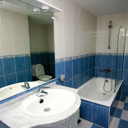 Rincon Del Mar - Spacious 3 Bedroom With Partial Sea Views Close To Bars And Restaurants -withing Walking Distance To The Beach Of Calahonda - Costa Del Sol Apartment *