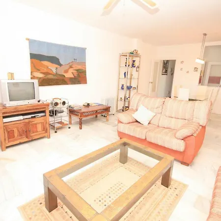 Apartment Rincon Del Mar - Spacious 3 Bedroom With Partial Sea Views Close To Bars And Restaurants -withing Walking Distance To The Beach Of Calahonda - Costa Del Sol Mijas