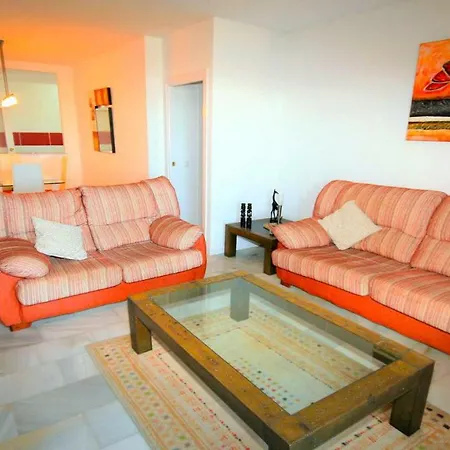 Rincon Del Mar - Spacious 3 Bedroom With Partial Sea Views Close To Bars And Restaurants -withing Walking Distance To The Beach Of Calahonda - Costa Del Sol