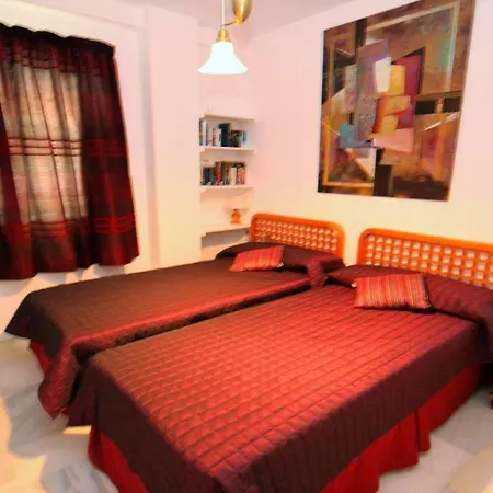 Apartment Rincon Del Mar - Spacious 3 Bedroom With Partial Sea Views Close To Bars And Restaurants -withing Walking Distance To The Beach Of Calahonda - Costa Del Sol *